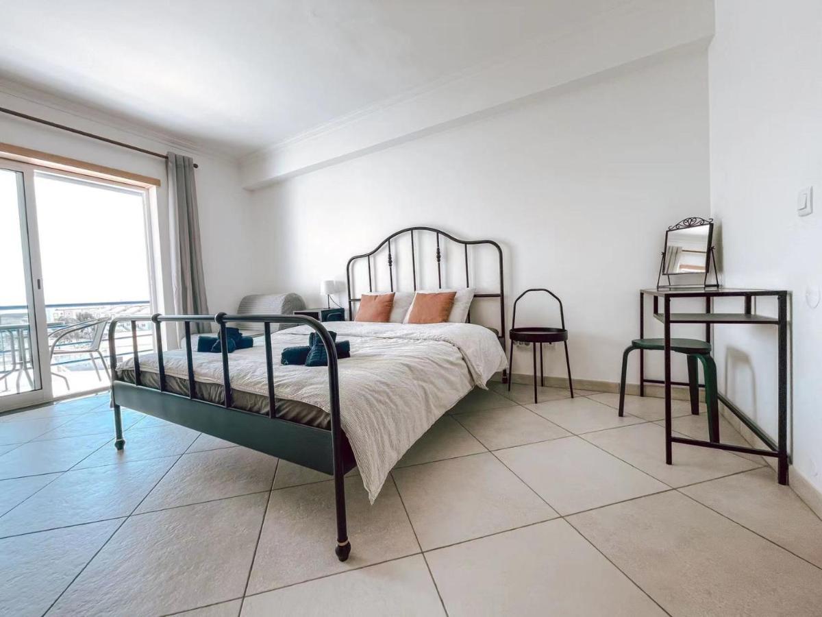 Peniche Master Bedroom With Sea View Balcony, Private Bathroom, Shared Kitchen, Swimming Pool, Surfing Resort Atouguia Da Baleia Exterior photo
