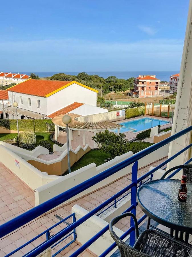 Peniche Master Bedroom With Sea View Balcony, Private Bathroom, Shared Kitchen, Swimming Pool, Surfing Resort Atouguia Da Baleia Exterior photo