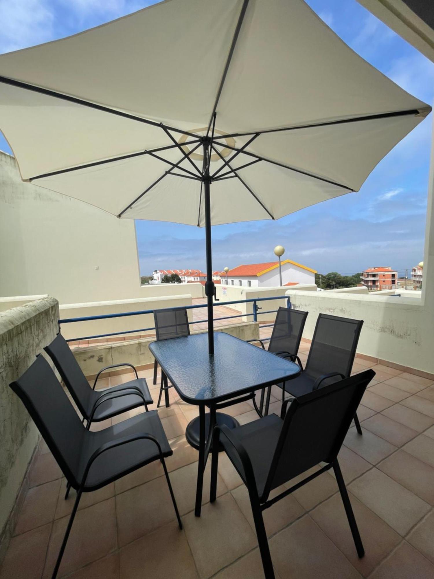 Peniche Master Bedroom With Sea View Balcony, Private Bathroom, Shared Kitchen, Swimming Pool, Surfing Resort Atouguia Da Baleia Exterior photo